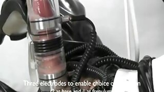 Երկու շիկահերներ Ջեյմ Լենգֆորդը և Մարլի Մուրը վարդագույն դիլդո են օգտագործում