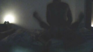 Նուրբ ոլորաններով շքեղ սիրուհի Լիզի Լոնդոնը բախվում է կողքից կեցվածքով