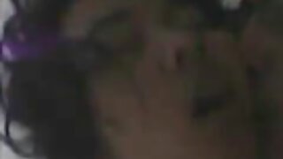 Սիրողական շիկահեր Վանեսան ցուցադրում է իր սուպեր հյութալի կրծքերն ու սեքսի համար քաղցած փիսիկը