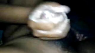 Հսկայական կրծքով թխահեր sexpot վայելում է գոլորշու միսիոներական ոճը Fuck