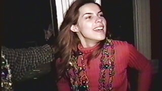 Զարմանալի գրավիչ շիկահեր դեռահասը ջերմեռանդորեն սեքսով է զբաղվում Թոմի Գանի հետ