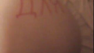 Քենդալ Կարսոնը մինետ է անում ննջասենյակում