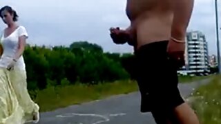 Սեքսակտիվ փոքրիկը՝ գեղեցիկ հյութալի կրծքերով, լոգարանում գոլորշի սեքսով