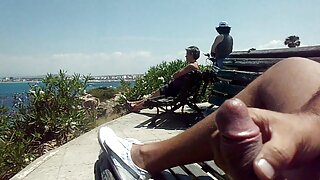 Քաղցր արտաքինով շքեղ Թինա Քեյը ցուցադրում է իր հասած և հյութալի կրծքերը