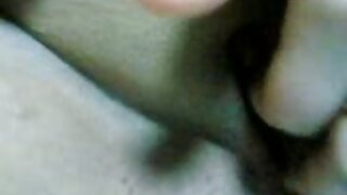 Շիկահեր Արտեյան մերկանում է և դիլդոն սեքսի համար քաղցած պոռնիկի պես քամում է փիսիկը