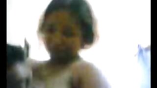 Ցանկալի էկզոտիկ MILF Monique Fuentes-ը փչում է հսկայական աքլոր