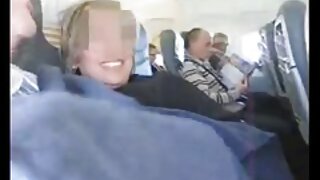 Չարաճճի շիկահերը հանում է ջինսե շորտեր և տալիս է yum-yum մինետ