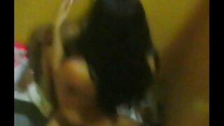 Թափթփված կովկասյան պոռնիկը կովկասյան դիրքով նստում է սև աքլոր հրեշին