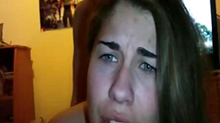 Սեռից քաղցած պառավները քերթում են գեղեցիկ տղայի ստրիպտիզ ակումբում