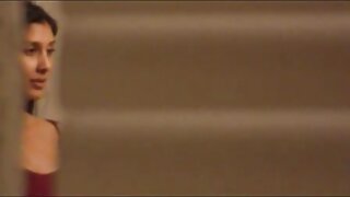 Երկու անհագ դաջվածքով կեռիկներ սպասարկում են երկու տաքարյուն և լավ օժտված գամասեղներ