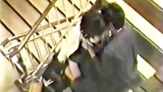 Սեքսուալ սպասուհի Մո Կինոշիտան փայլեցնում է իր կտրվածքը