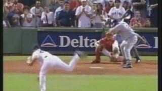 Փոքրիկ կծկված պոռնո մոդել Էլլա Նովան իր անհուն կոկորդում վիթխարի թակ է վերցնում