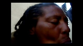 Կապված գայթակղիչ կիսանդրին թխահեր Ֆերերան ծծում է սև ու սպիտակ ծակերը